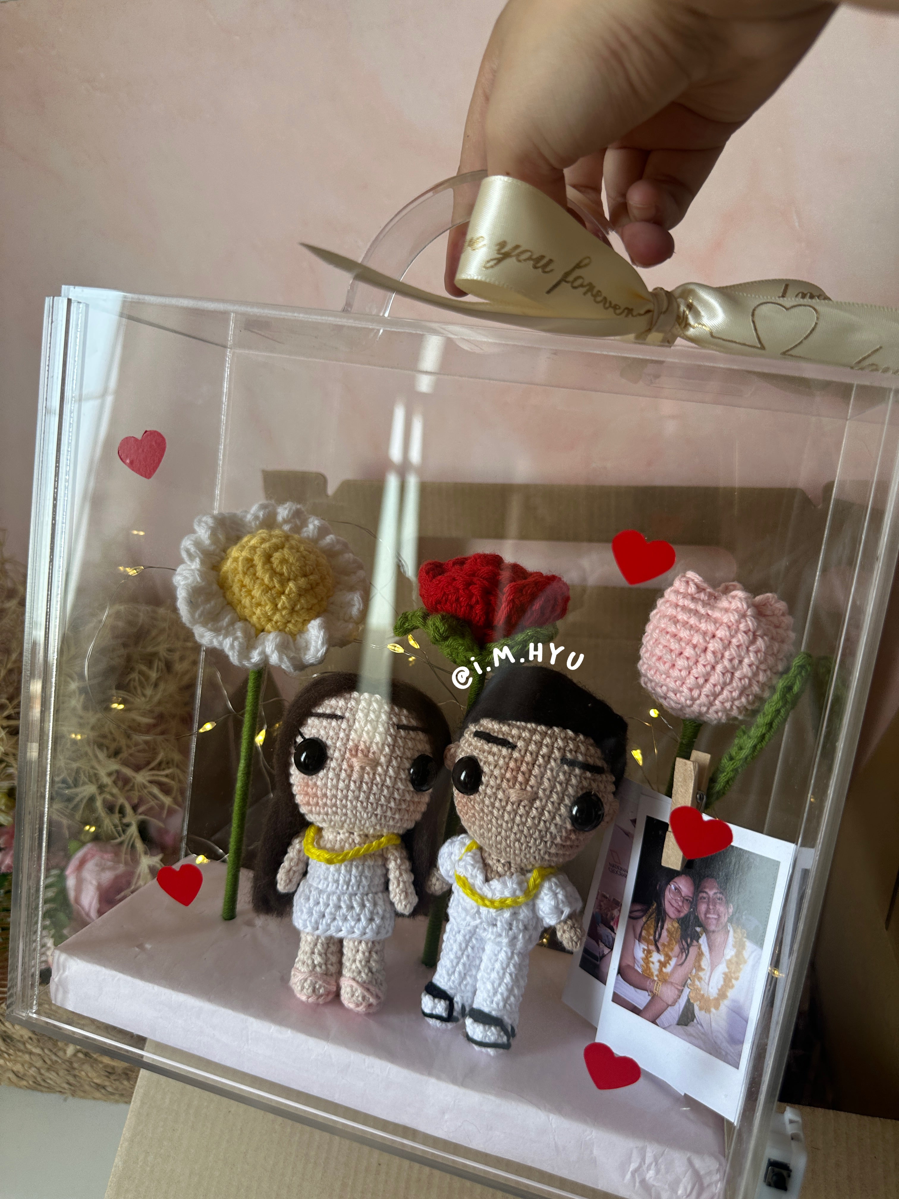 MINI PAREJA EN MALETÍN ACRÍLICO