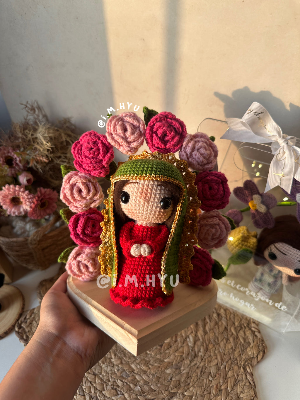 VIRGEN DE GUADALUPE + ARCO DE ROSAS