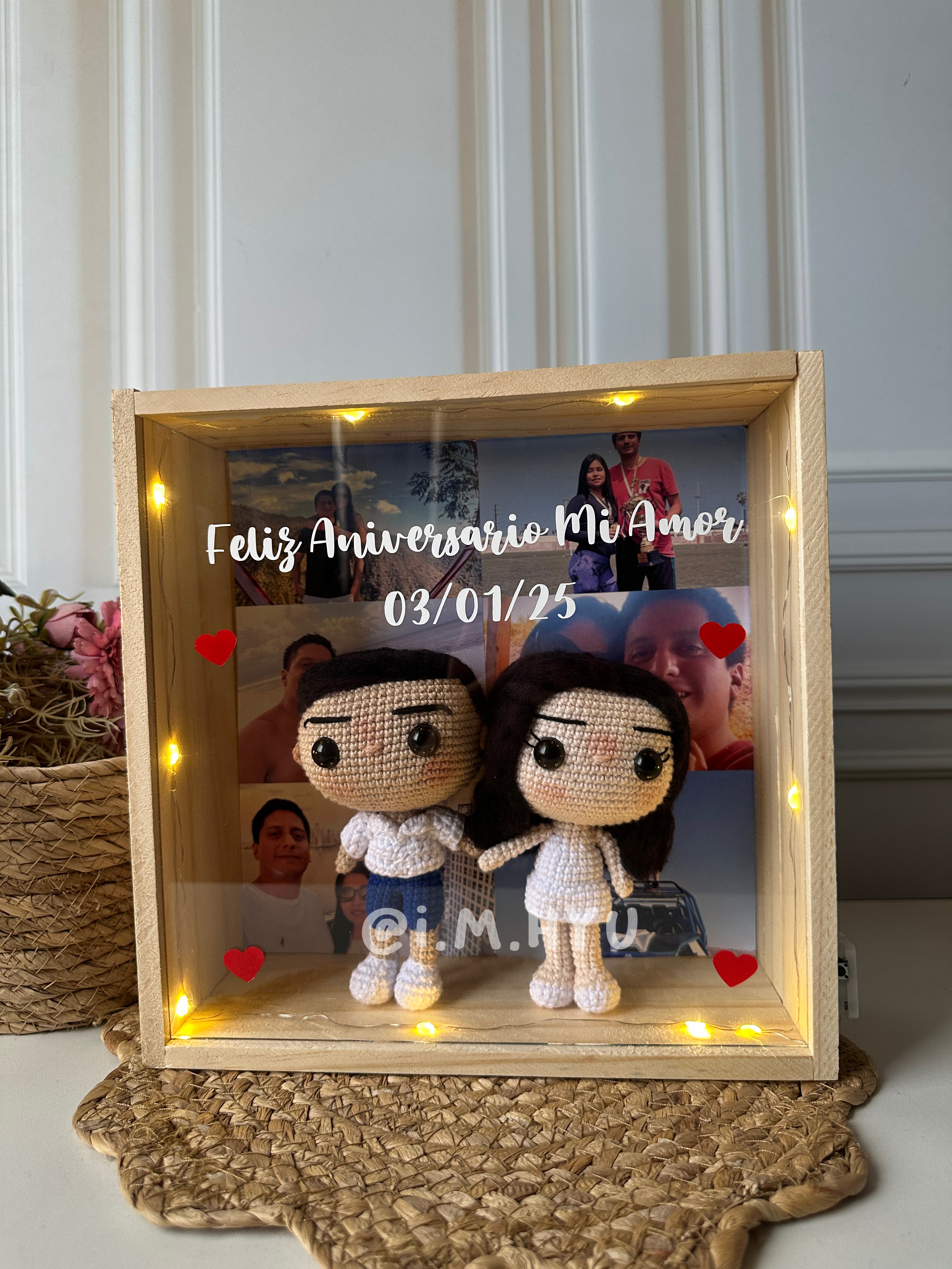 PAREJA PERSONALIZADA EN CUADRO DE PINO